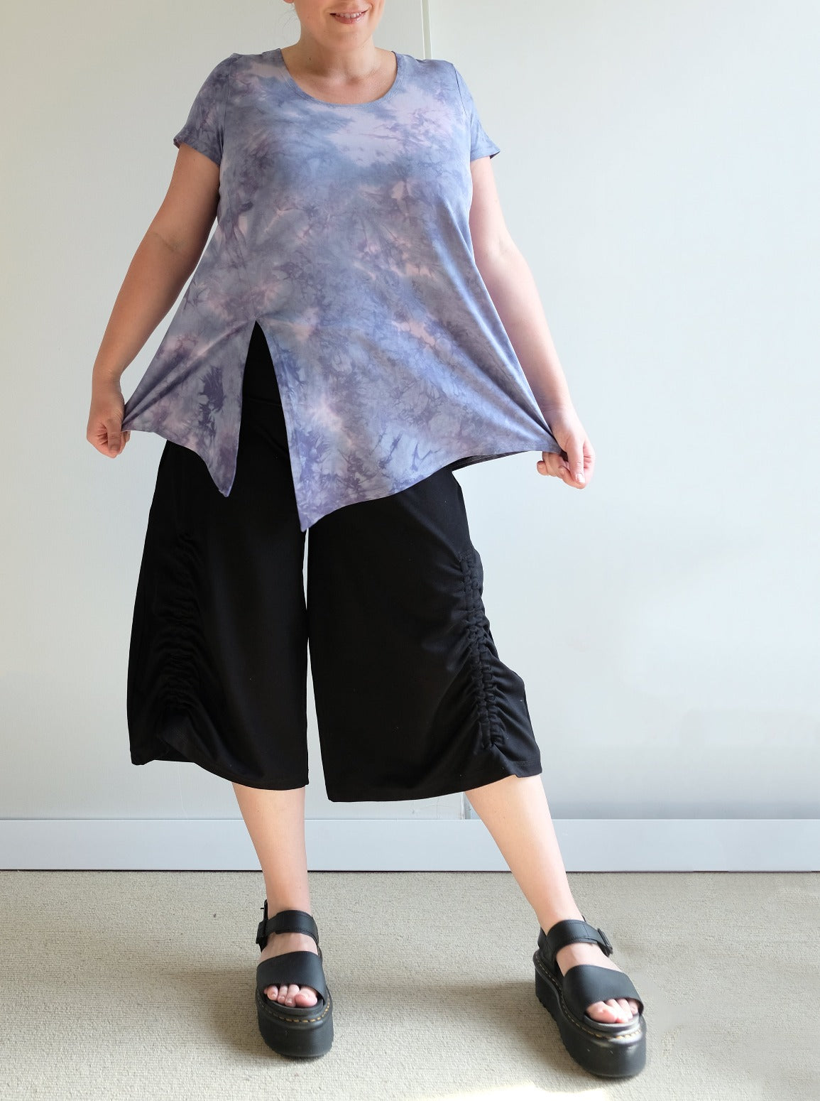 REVERSIBLE ASYMMETRIC SHORT SLEEVE TEE: Made to order