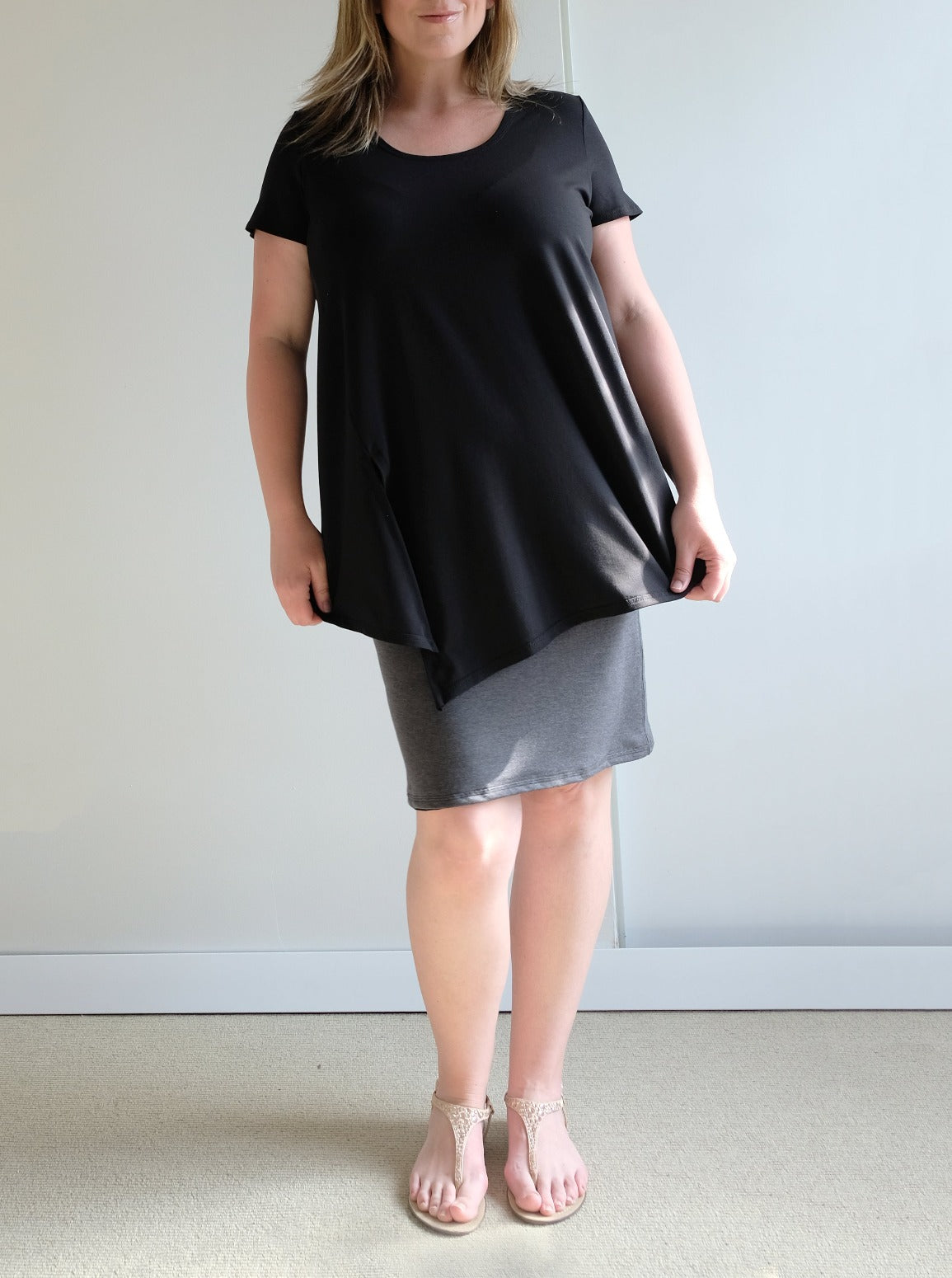 REVERSIBLE ASYMMETRIC SHORT SLEEVE TEE: Made to order