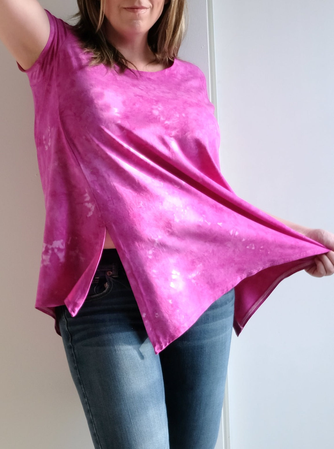 REVERSIBLE ASYMMETRIC SHORT SLEEVE TEE: Made to order